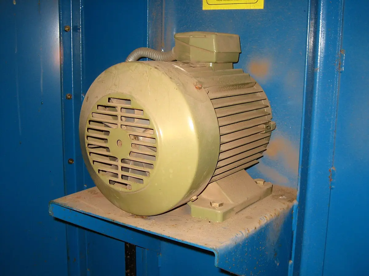 Makineye monte edilmiş endüstriyel AC motor