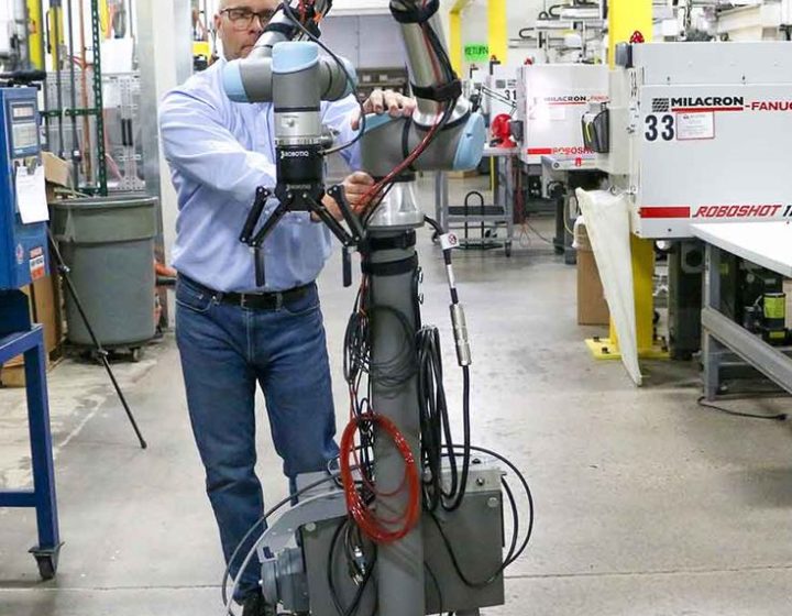 Universal Robots UR5e 5 kg Yük Kapasiteli Kolaboratif Robot